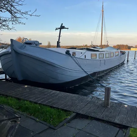Unieke Beleving Op Het Water, De Prinsenboot. Botel *